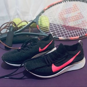 (Nike) Women's Zoom Fly Flyknit Running Shoes